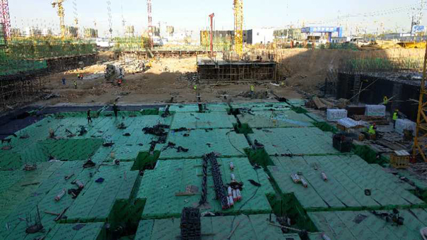 自粘強力交叉膜樓盤防水施工現場